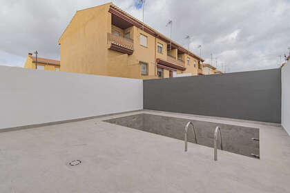 联排别墅 出售 进入 Belicena, Granada. 